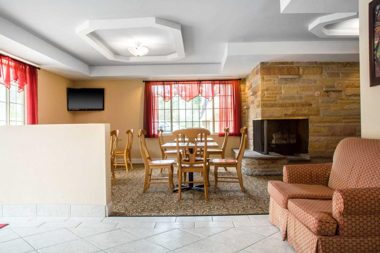 Econo Lodge Hotel Брэдфорд Экстерьер фото